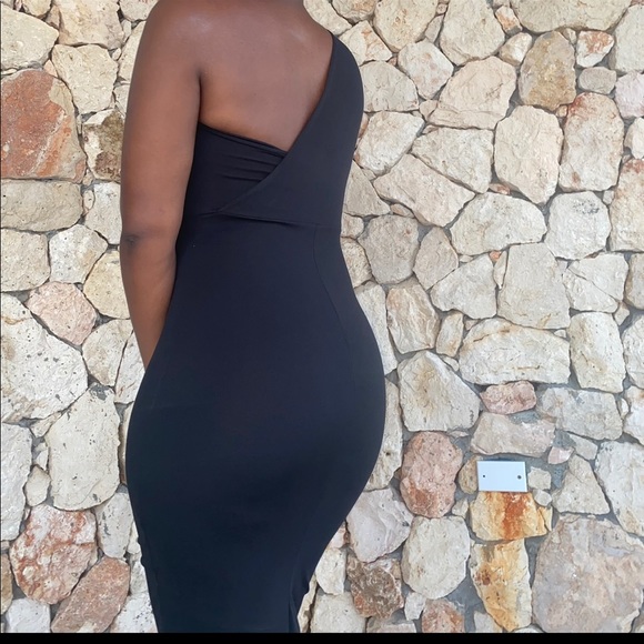 Black One Shoulder Maxi Dress - Picture 3 of 3
